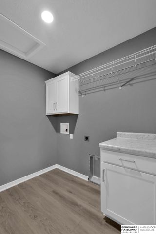 10518 S 113th Street, Papillion, NE 68046