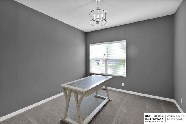 10518 S 113th Street, Papillion, NE 68046