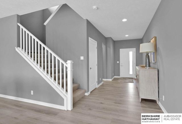 10518 S 113th Street, Papillion, NE 68046