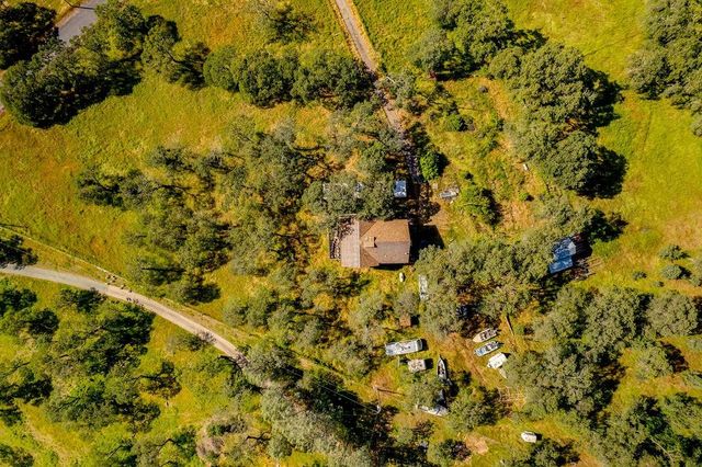 2381 Quail Oaks Rd, Valley Springs, CA 95252