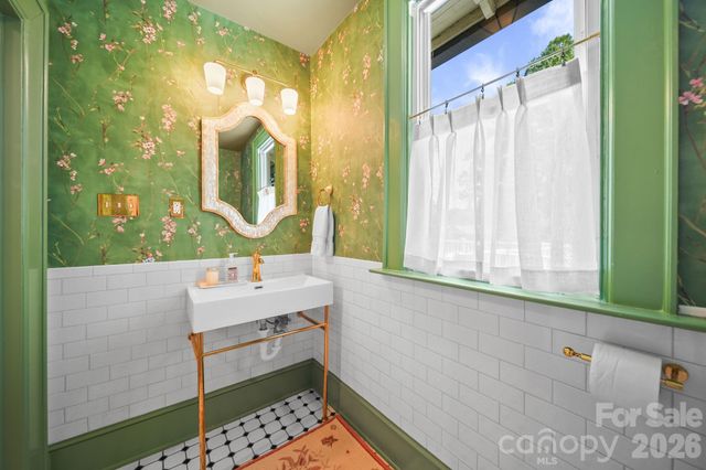 424 S York Street, Gastonia, NC 28052
