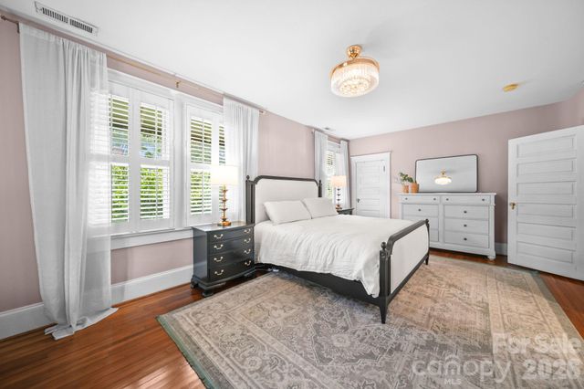 424 S York Street, Gastonia, NC 28052