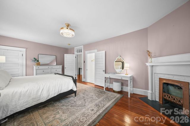 424 S York Street, Gastonia, NC 28052