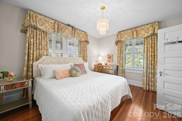 424 S York Street, Gastonia, NC 28052