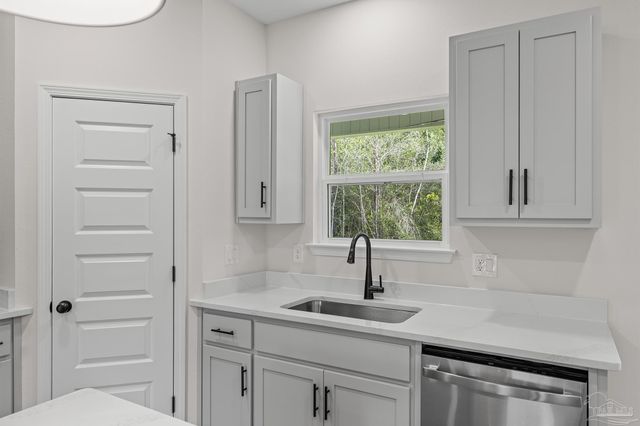 5743 San Blas St, Milton, FL 32583