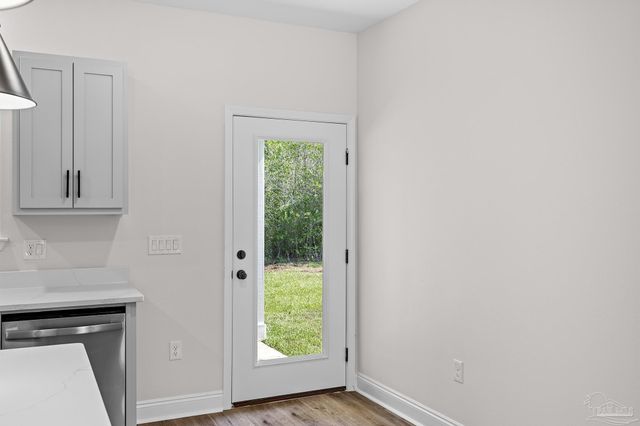 5743 San Blas St, Milton, FL 32583