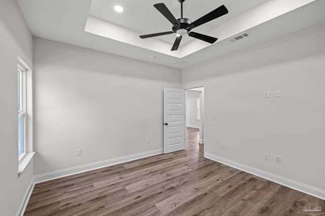 5743 San Blas St, Milton, FL 32583