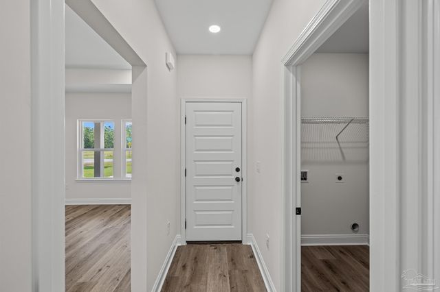 5743 San Blas St, Milton, FL 32583