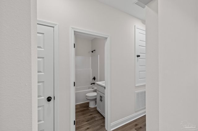 5743 San Blas St, Milton, FL 32583