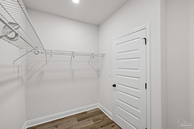 5743 San Blas St, Milton, FL 32583