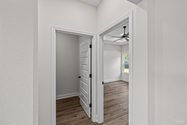 5743 San Blas St, Milton, FL 32583