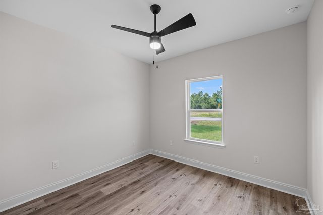 5743 San Blas St, Milton, FL 32583