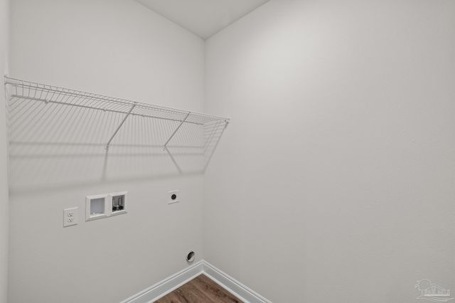 5743 San Blas St, Milton, FL 32583