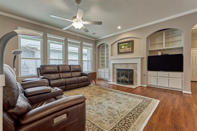 18 Coachman Ridge Place, The Woodlands, TX 77382