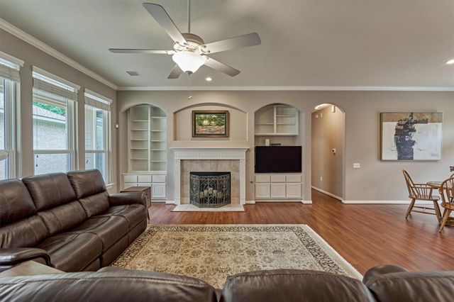 18 Coachman Ridge Place, The Woodlands, TX 77382
