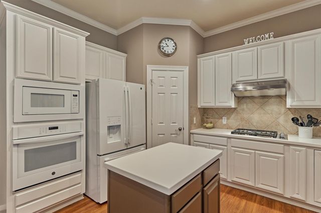 18 Coachman Ridge Place, The Woodlands, TX 77382