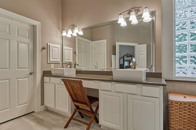 18 Coachman Ridge Place, The Woodlands, TX 77382
