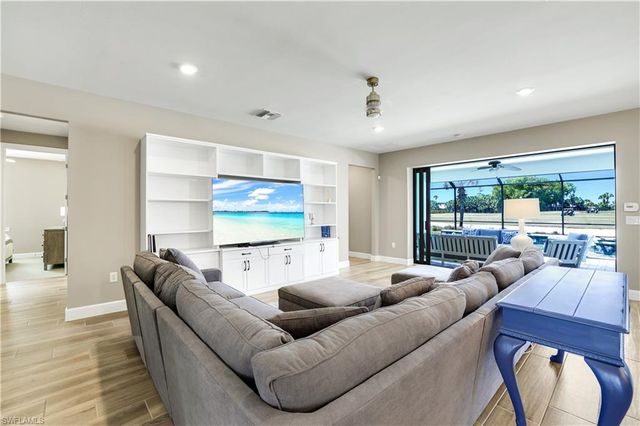9373 Surfbird CT, Naples, FL 34120