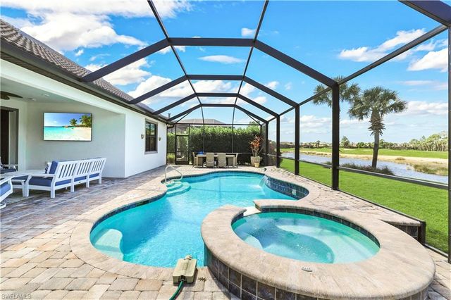 9373 Surfbird CT, Naples, FL 34120