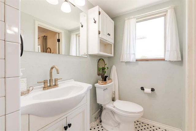 3913 NW 60 Street, Oklahoma City, OK 73112