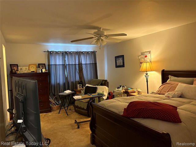 25064 Champlaign Drive 9B, Southfield, MI 48034