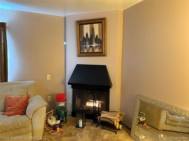 25064 Champlaign Drive 9B, Southfield, MI 48034