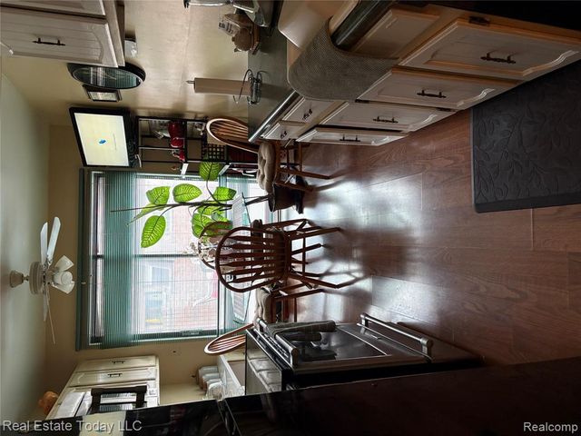 25064 Champlaign Drive 9B, Southfield, MI 48034