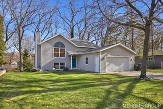 641 Pineview Drive, Holland Twp, MI 49424