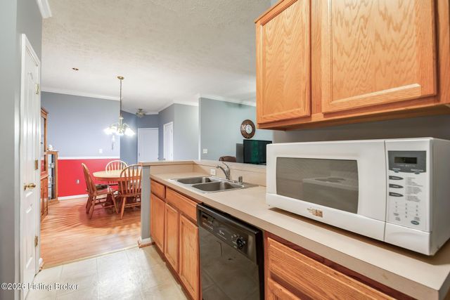 9210 Hawthorne Pointe Dr 103, Louisville, KY 40272