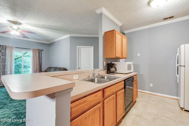 9210 Hawthorne Pointe Dr 103, Louisville, KY 40272