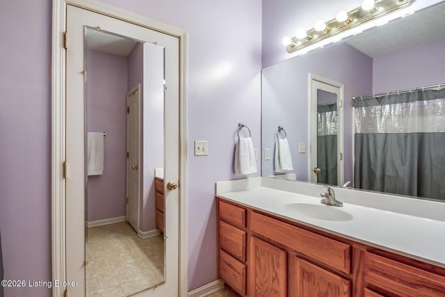 9210 Hawthorne Pointe Dr 103, Louisville, KY 40272