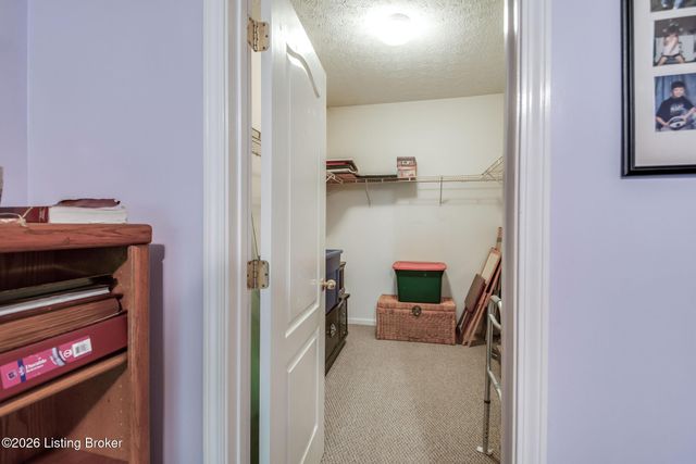 9210 Hawthorne Pointe Dr 103, Louisville, KY 40272
