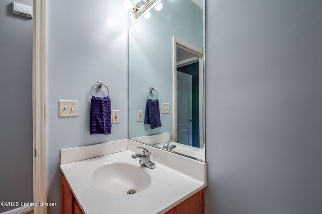 9210 Hawthorne Pointe Dr 103, Louisville, KY 40272