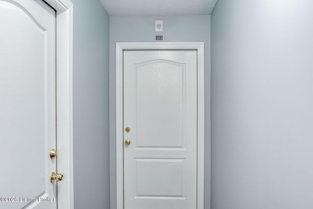 9210 Hawthorne Pointe Dr 103, Louisville, KY 40272