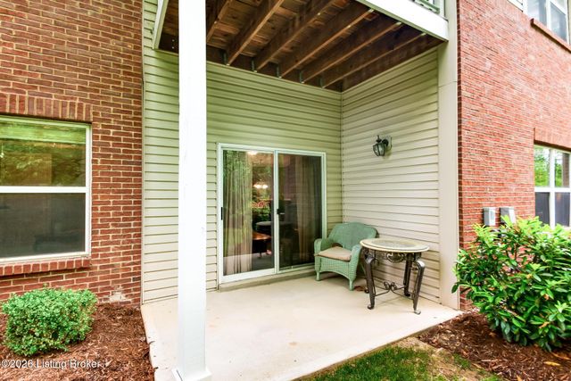 9210 Hawthorne Pointe Dr 103, Louisville, KY 40272