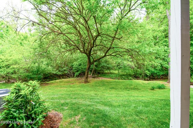 9210 Hawthorne Pointe Dr 103, Louisville, KY 40272