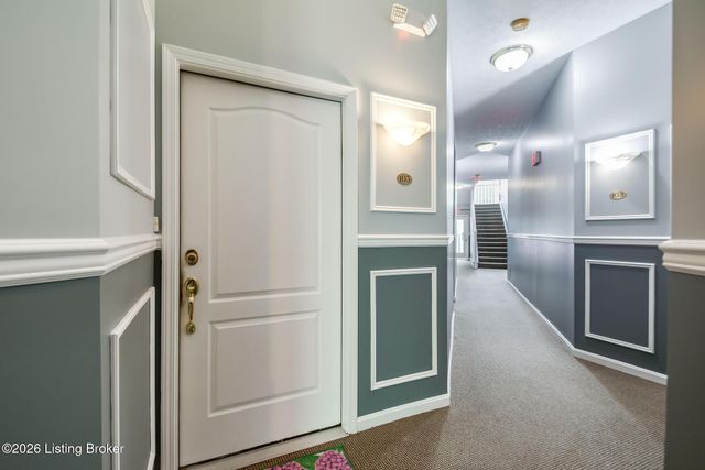 9210 Hawthorne Pointe Dr 103, Louisville, KY 40272