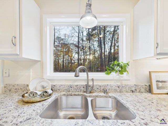 202 Hilltop Circle, Macon, GA 31210