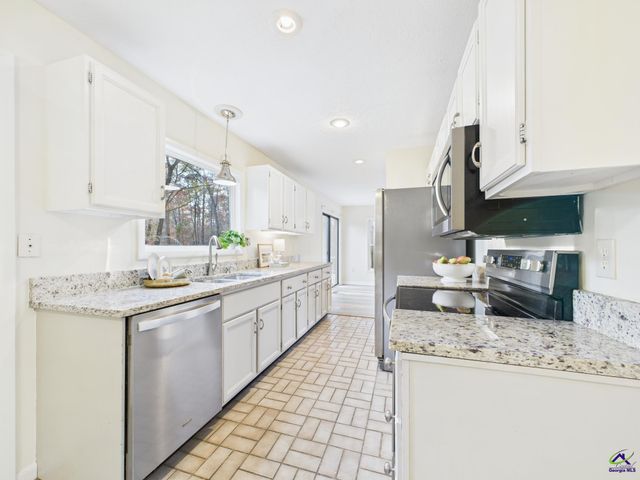 202 Hilltop Circle, Macon, GA 31210