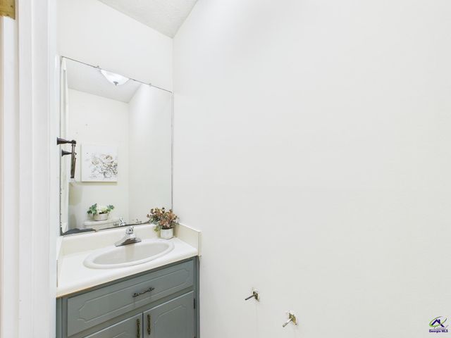 202 Hilltop Circle, Macon, GA 31210