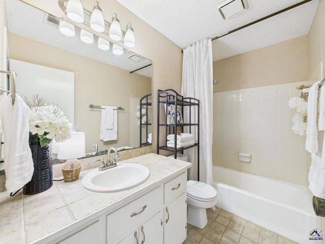 202 Hilltop Circle, Macon, GA 31210