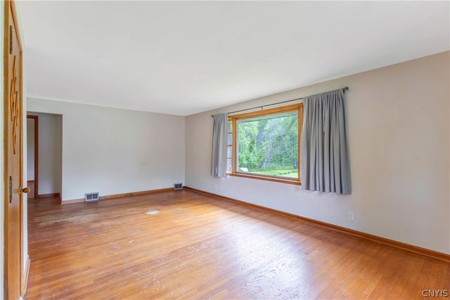 8252 Maple Road, Clay, NY 13041