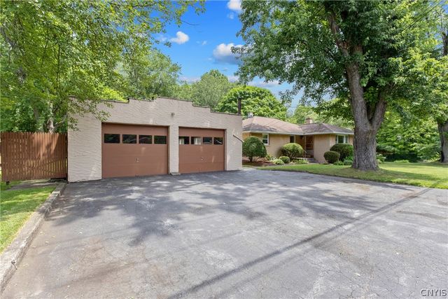 8252 Maple Road, Clay, NY 13041