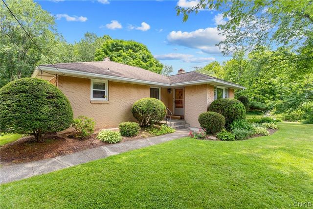 8252 Maple Road, Clay, NY 13041
