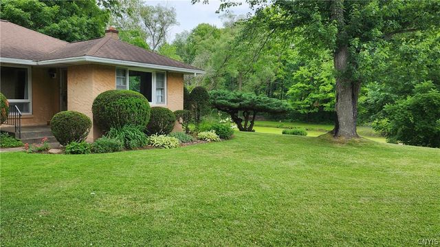 8252 Maple Road, Clay, NY 13041
