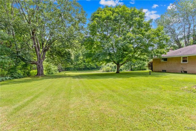 8252 Maple Road, Clay, NY 13041