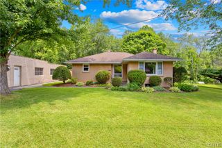 8252 Maple Road, Clay, NY 13041