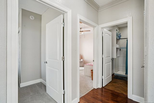 325 Las Palomas, Lytle, TX 78052