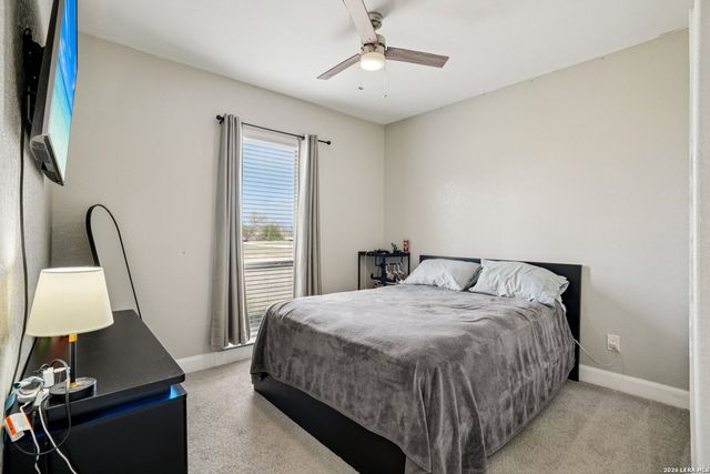 325 Las Palomas, Lytle, TX 78052