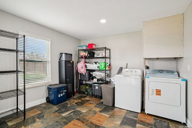 325 Las Palomas, Lytle, TX 78052